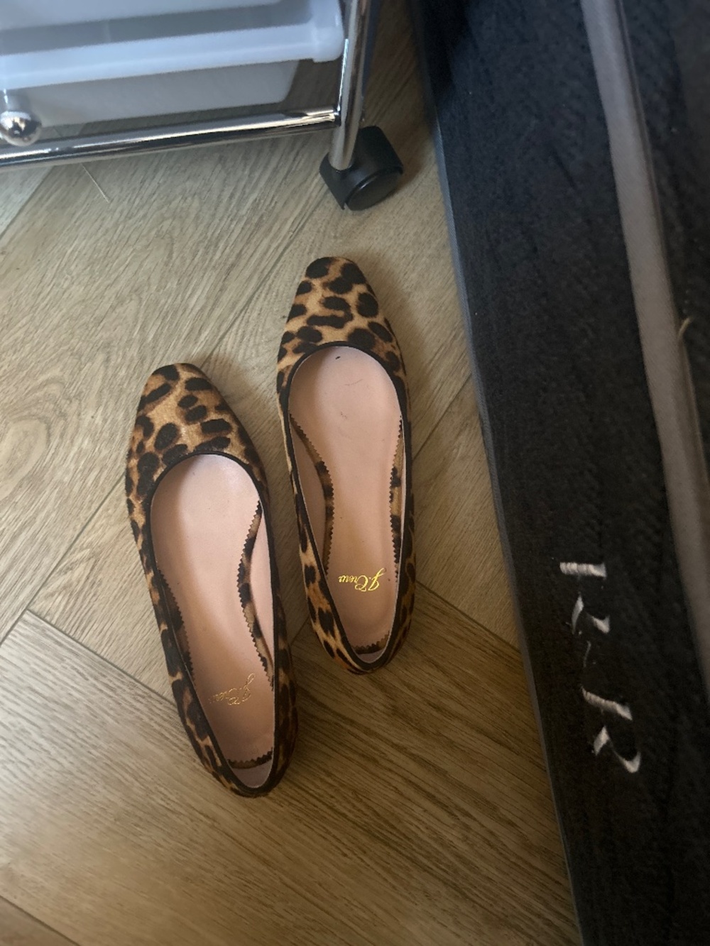 J.Crew Haircalf Classic Flat Size 7